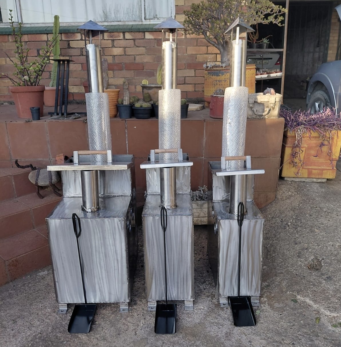 LARGE, MEDIUM AND SMALL INTERNAL STOVES